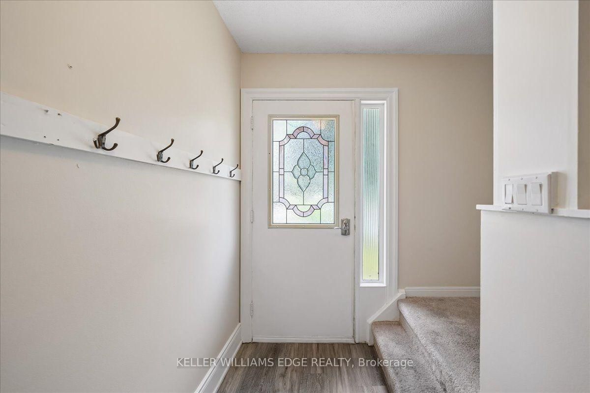 2320 Middlesmoor Crescent • Burlington, ON photo 9