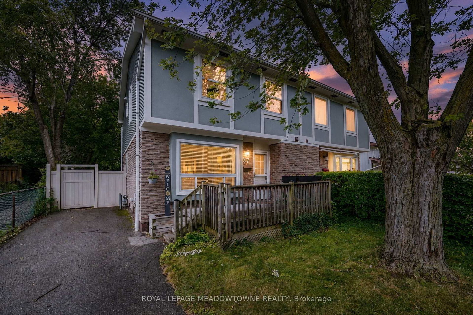 37 Salisbury Circle • Brampton, ON photo 2