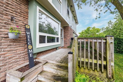 37 Salisbury Circle • Brampton, ON photo 4