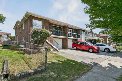 5 Hockley Path • Brampton, ON photo 2