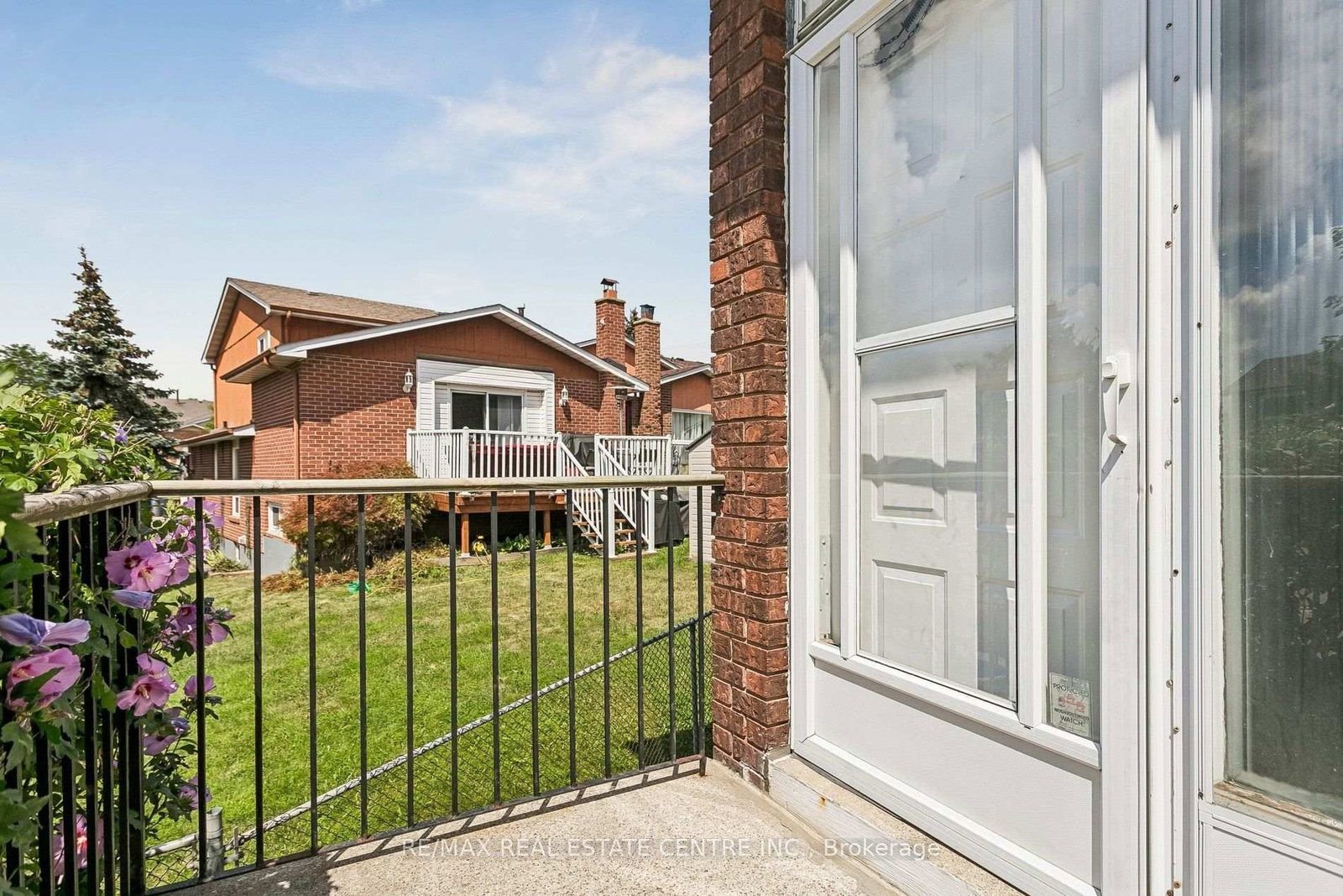 5 Hockley Path • Brampton, ON photo 4