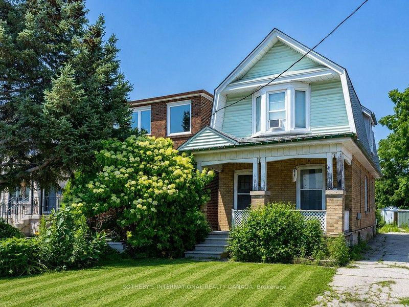 4 Marshall Boulevard