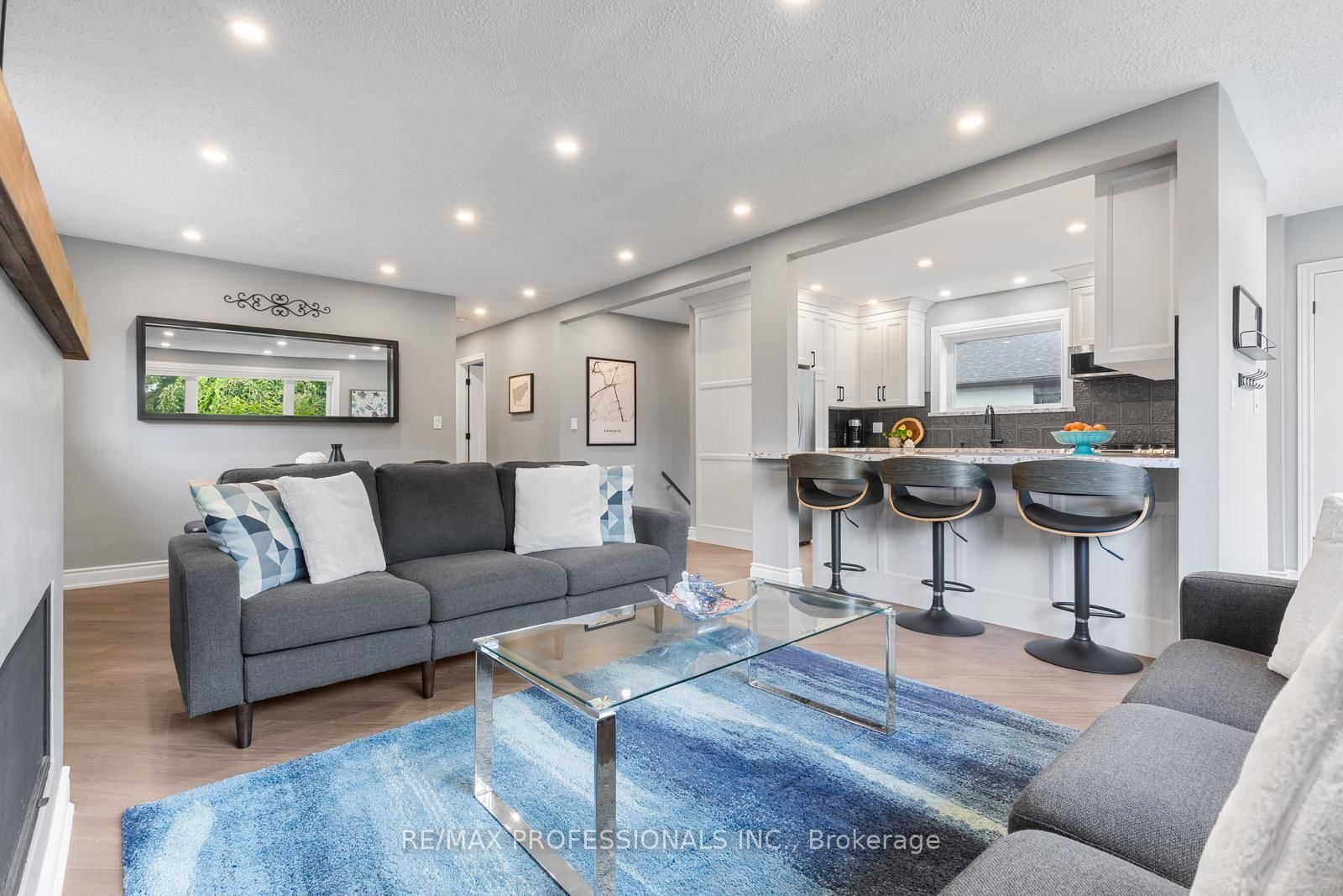 20 Hollister Road • Toronto, ON photo 8