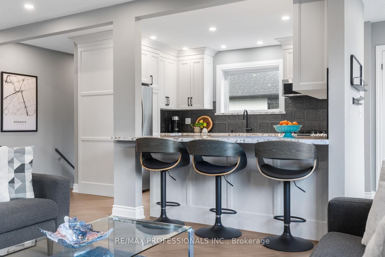 20 Hollister Road • Toronto, ON photo 9