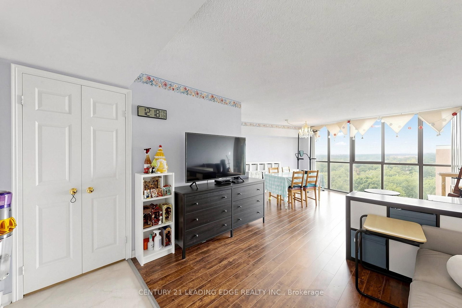 1230 Marlborough Court W • #1106 • Oakville, ON photo 3