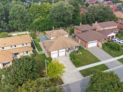 2535 Privet Crescent • Mississauga, ON photo 3