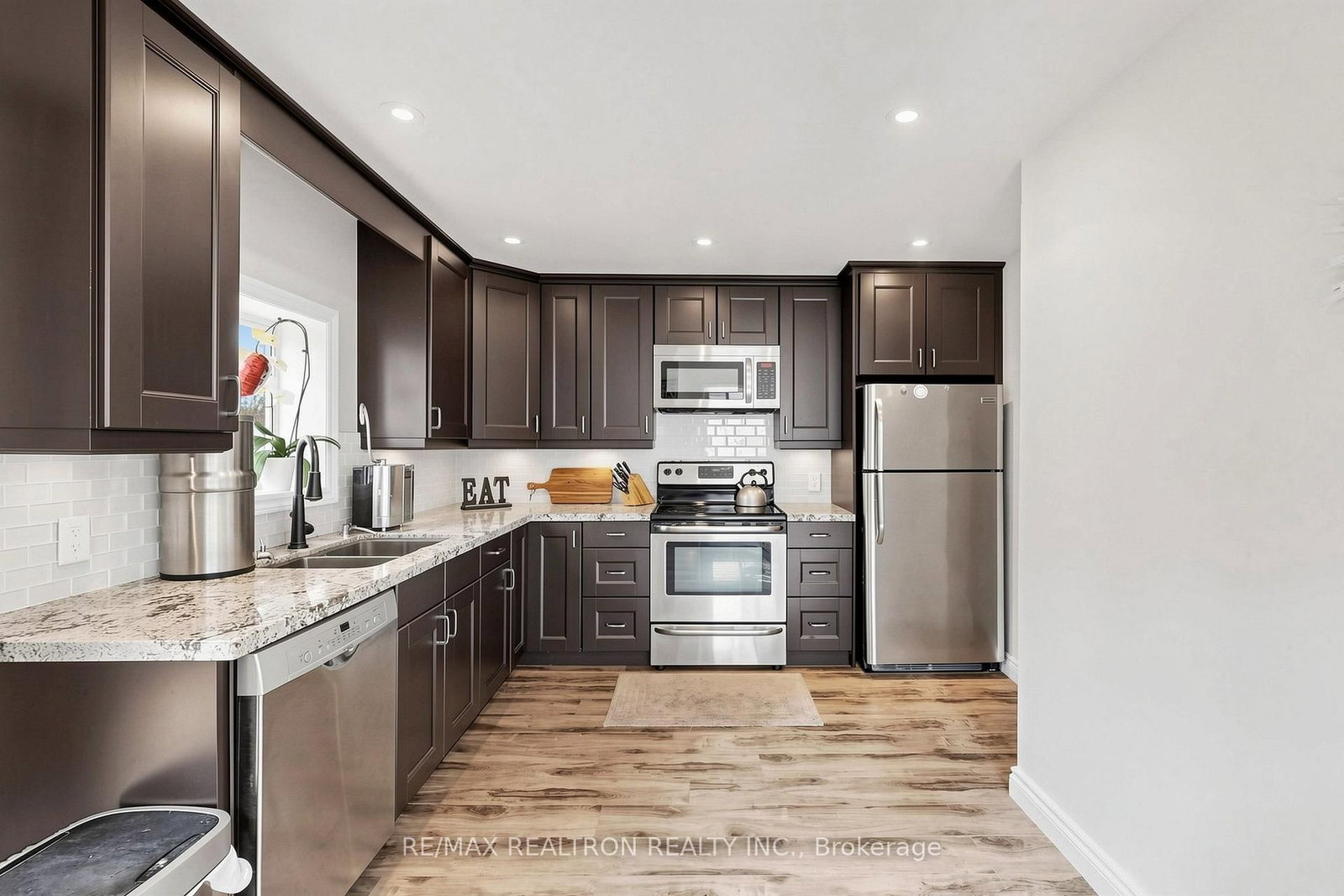 8 Villa Road • Toronto, ON photo 10
