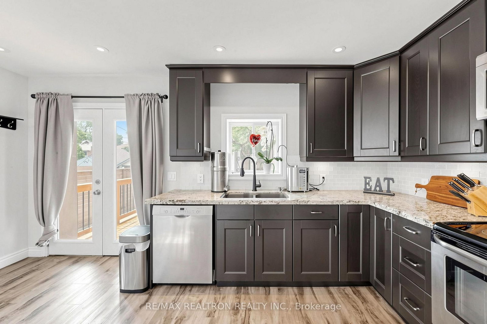 8 Villa Road • Toronto, ON photo 11