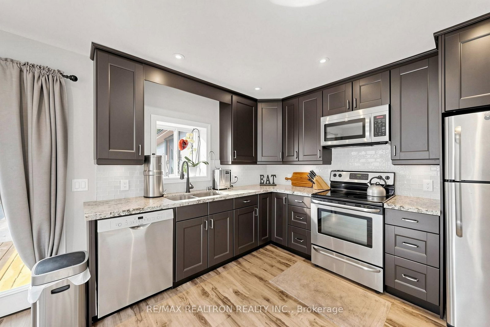 8 Villa Road • Toronto, ON photo 12
