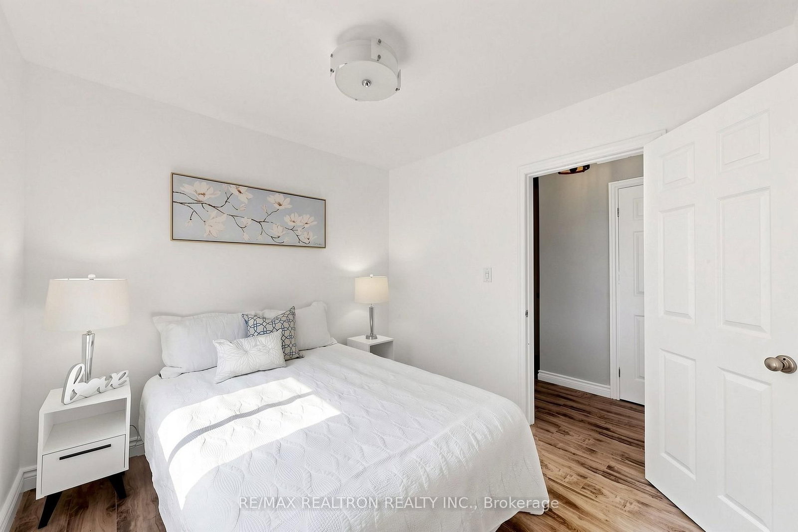 8 Villa Road • Toronto, ON photo 19