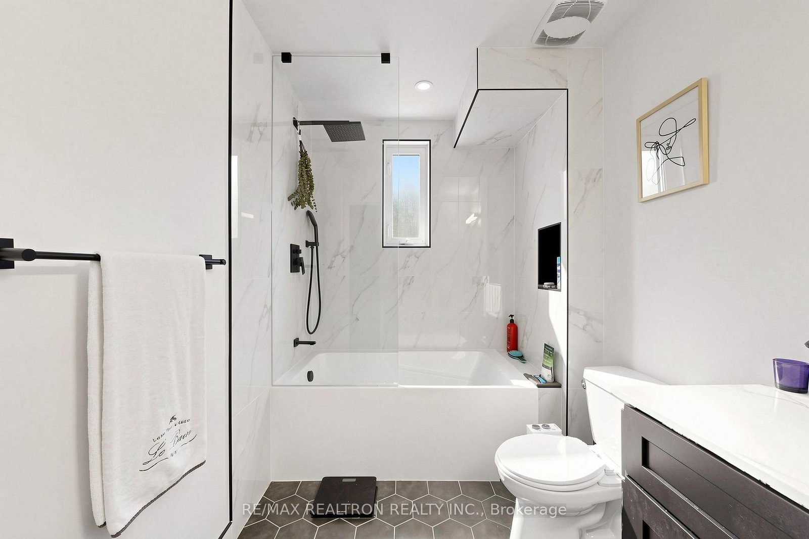 8 Villa Road • Toronto, ON photo 22