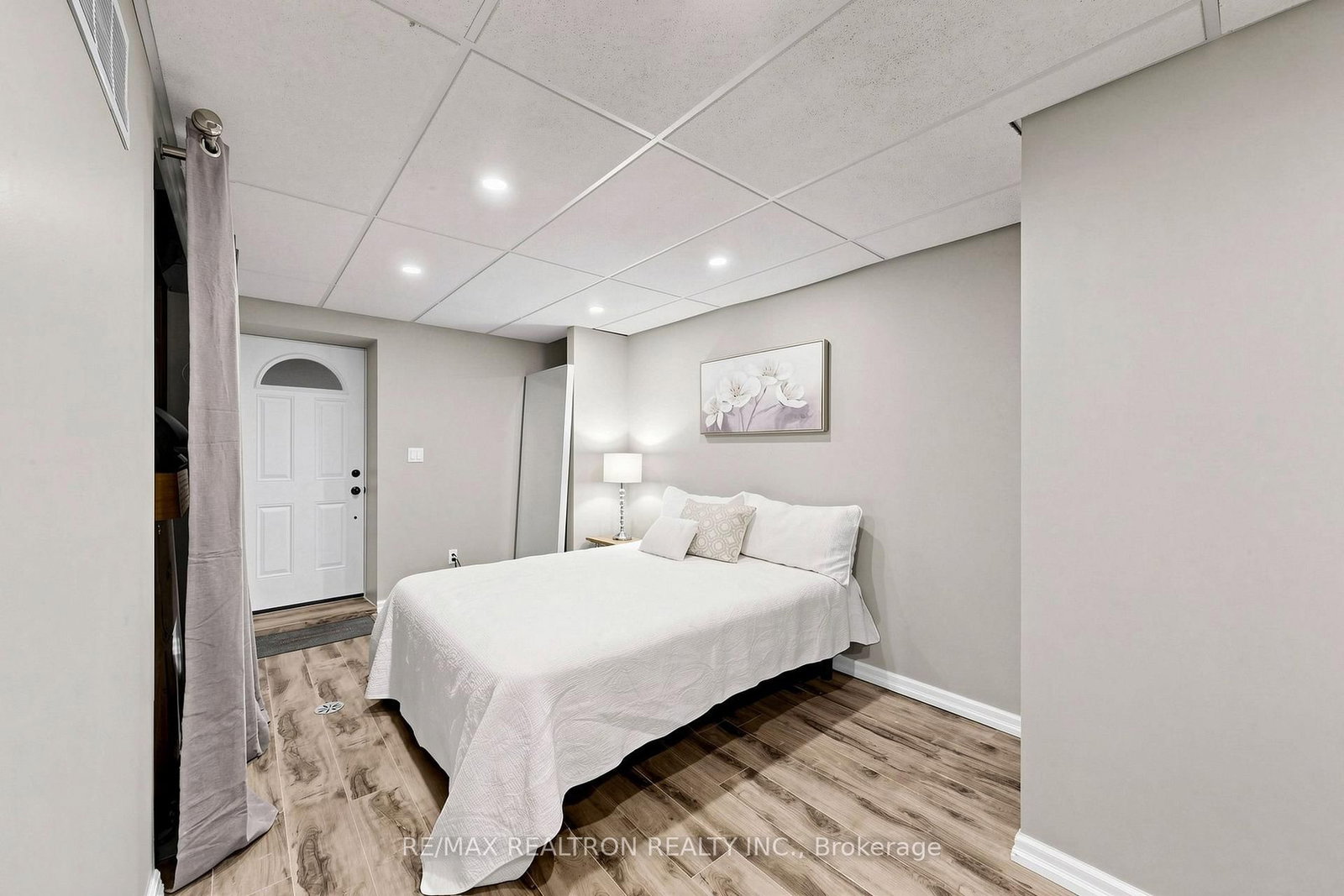 8 Villa Road • Toronto, ON photo 31