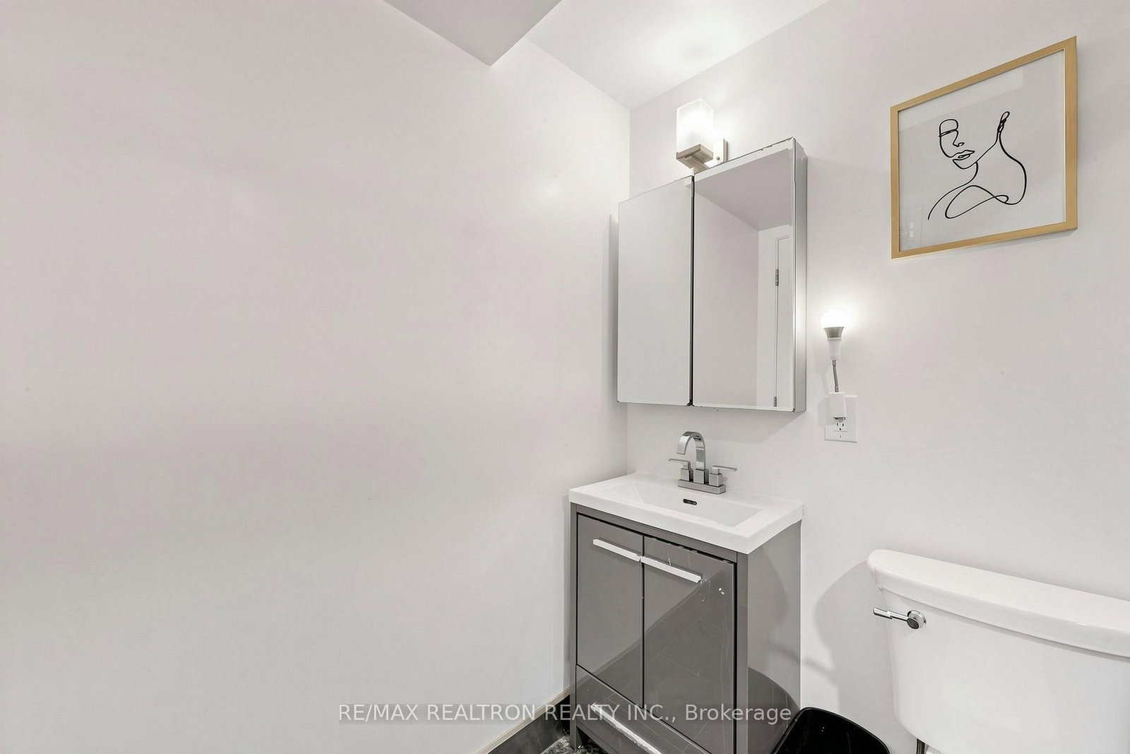 8 Villa Road • Toronto, ON photo 33
