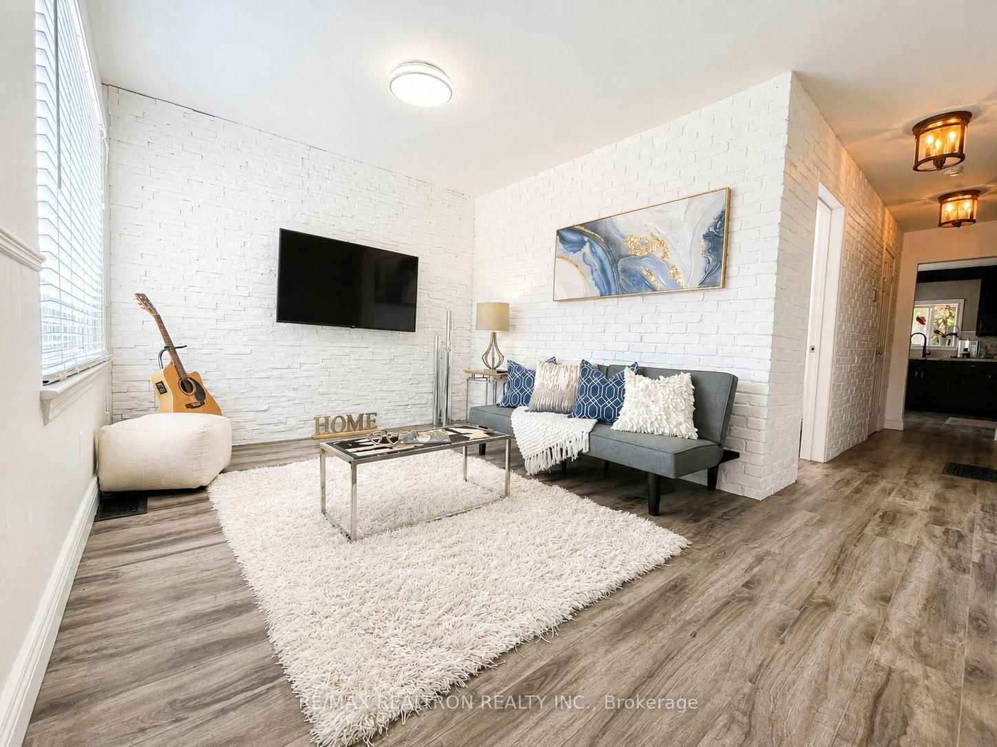 8 Villa Road • Toronto, ON photo 5