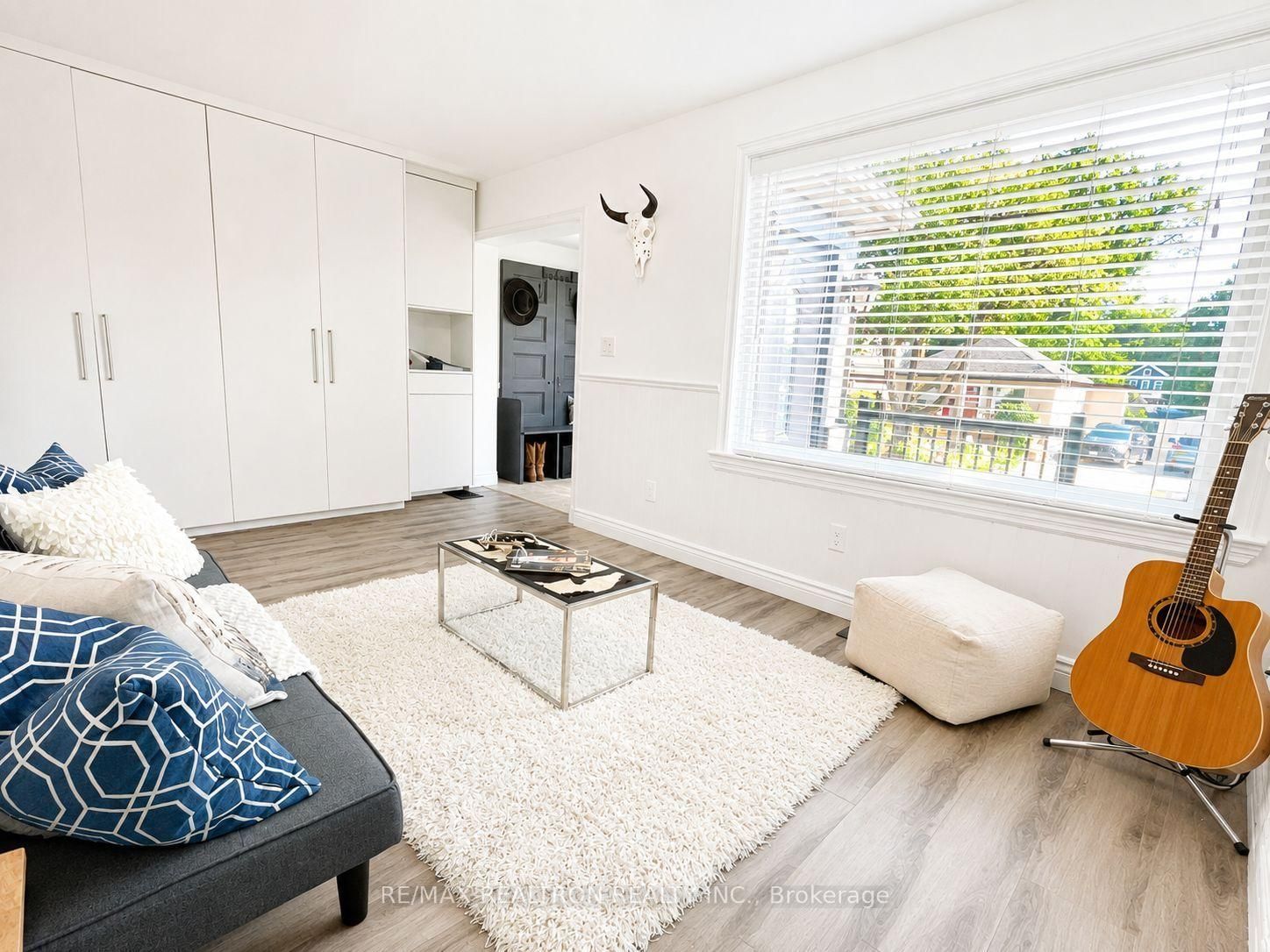 8 Villa Road • Toronto, ON photo 6