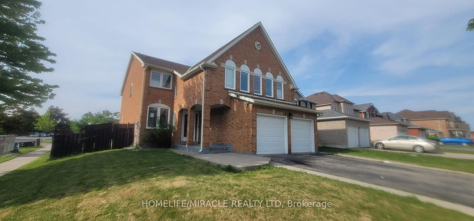144 Moffatt Avenue • Brampton, ON photo 2