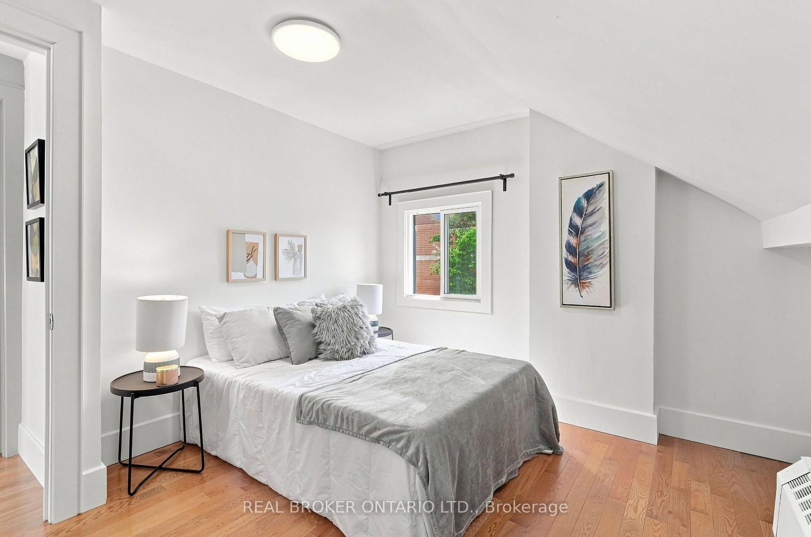 671 Scarlett Road • Toronto, ON photo 24