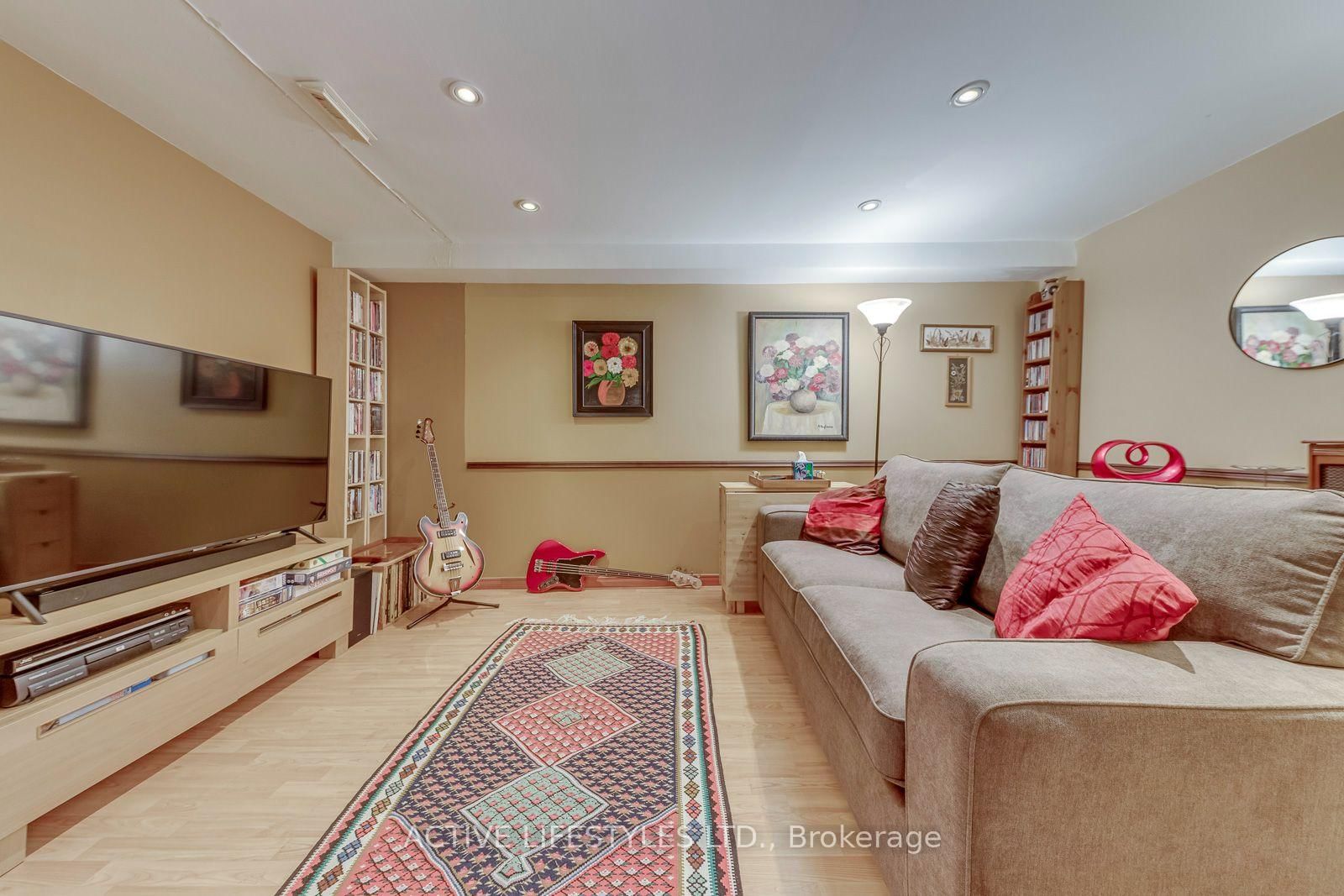 Listing Image 23
