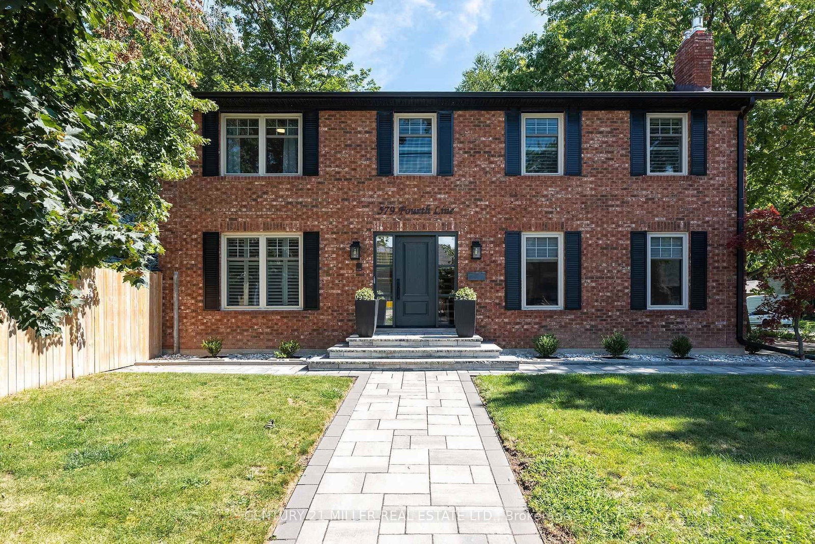 579 Fourth Line • Oakville, ON photo 1