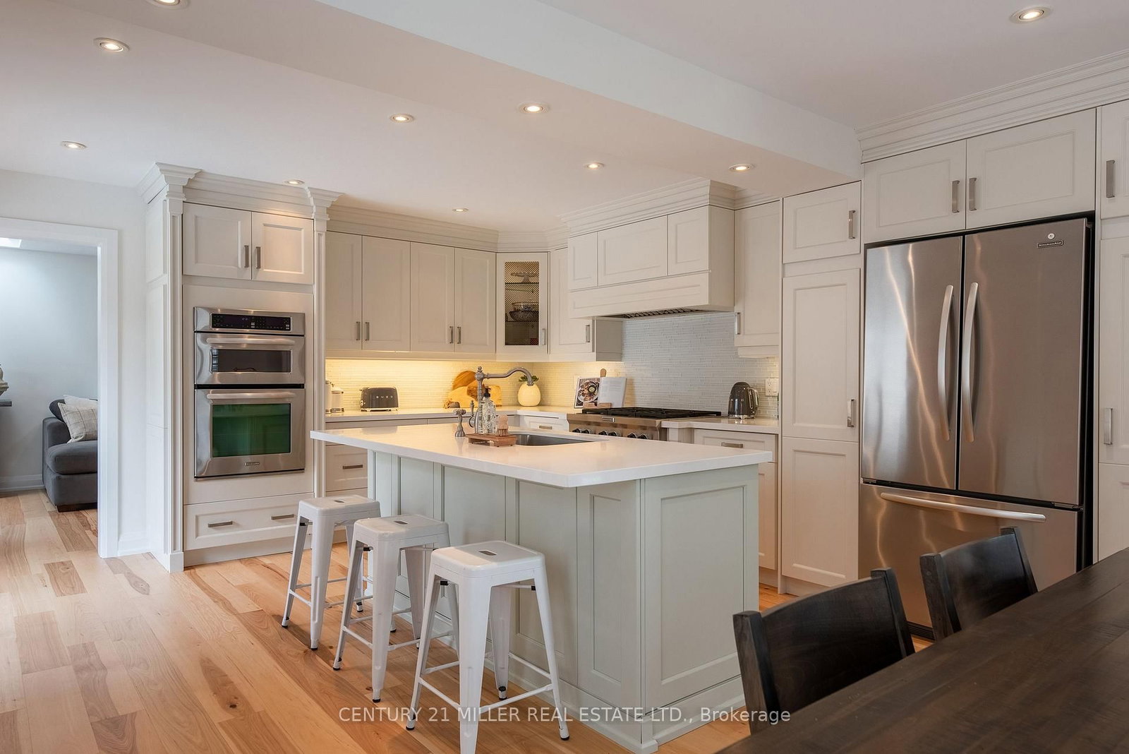 579 Fourth Line • Oakville, ON photo 11