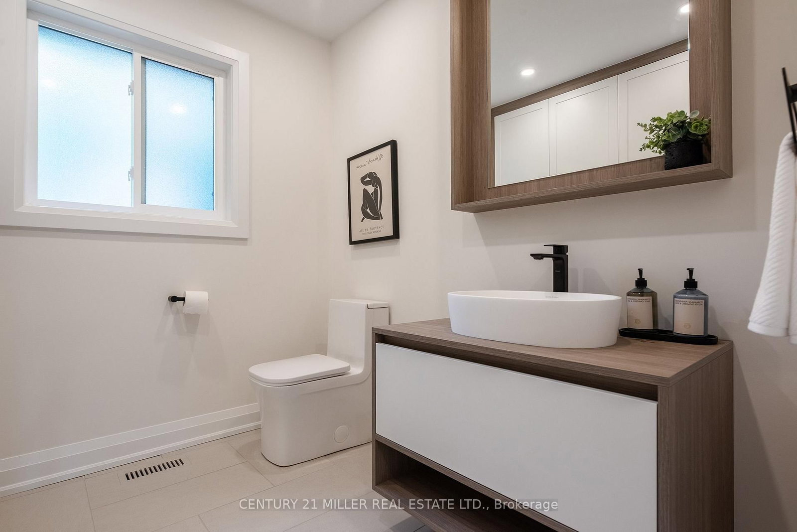 579 Fourth Line • Oakville, ON photo 21