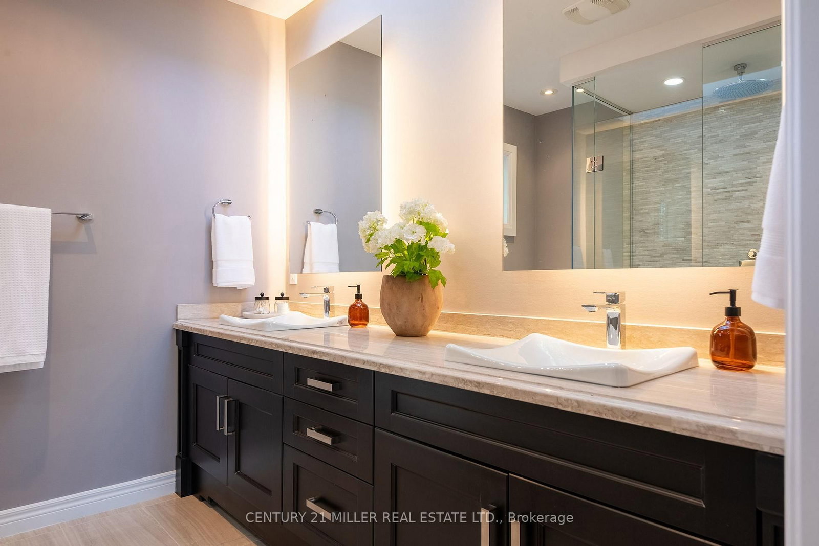 579 Fourth Line • Oakville, ON photo 25
