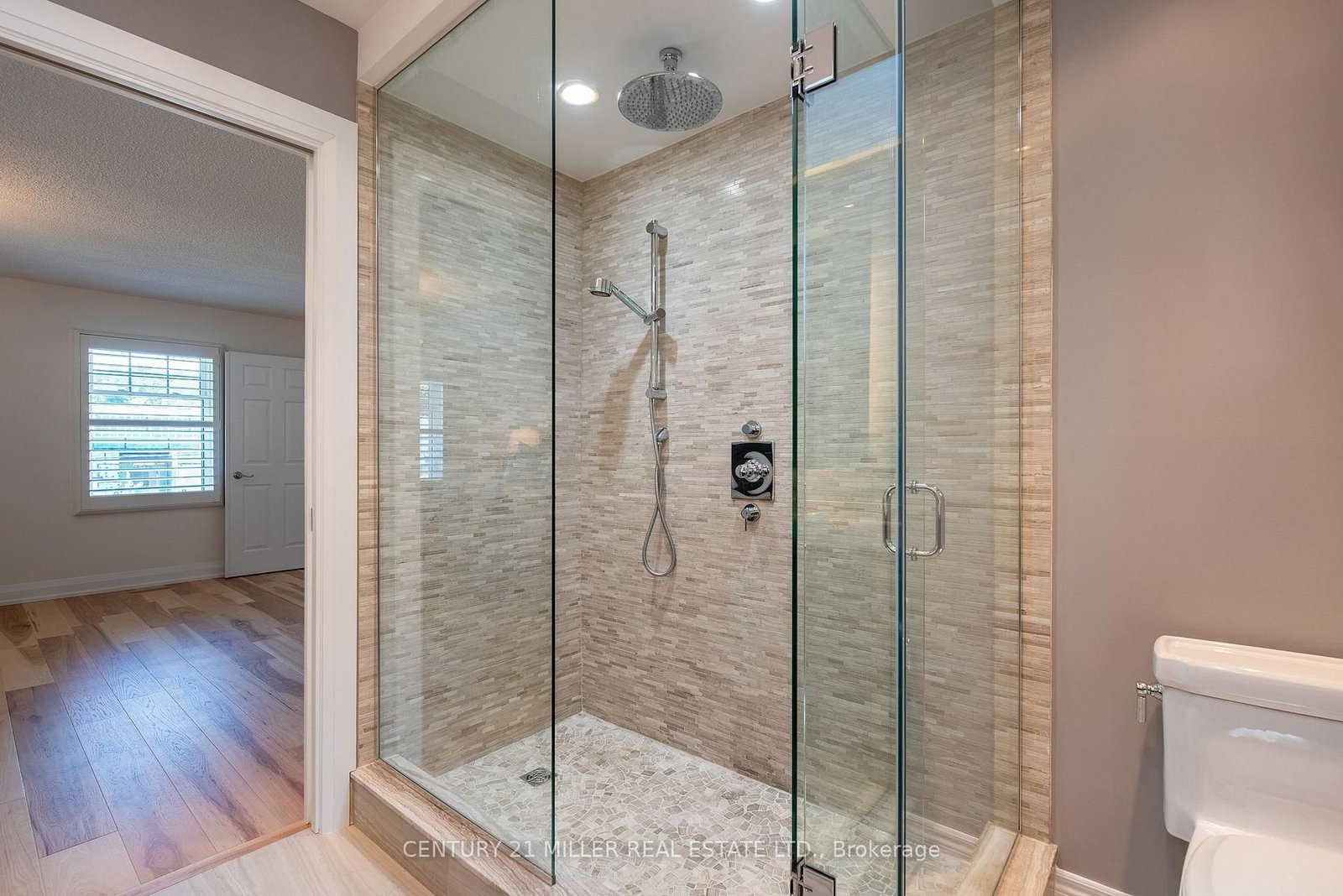 579 Fourth Line • Oakville, ON photo 26