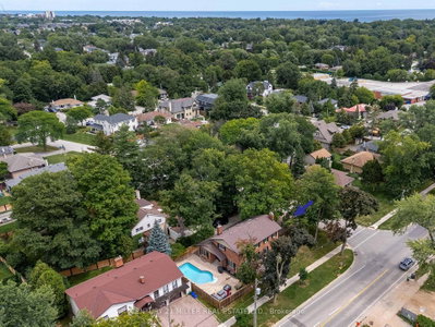 579 Fourth Line • Oakville, ON photo 3