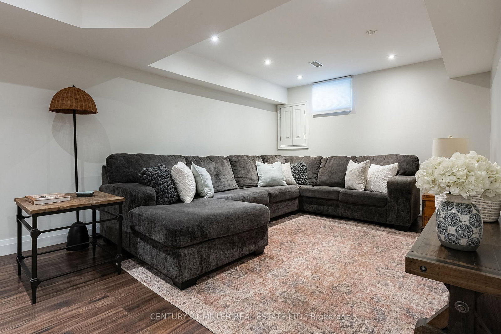 579 Fourth Line • Oakville, ON photo 30