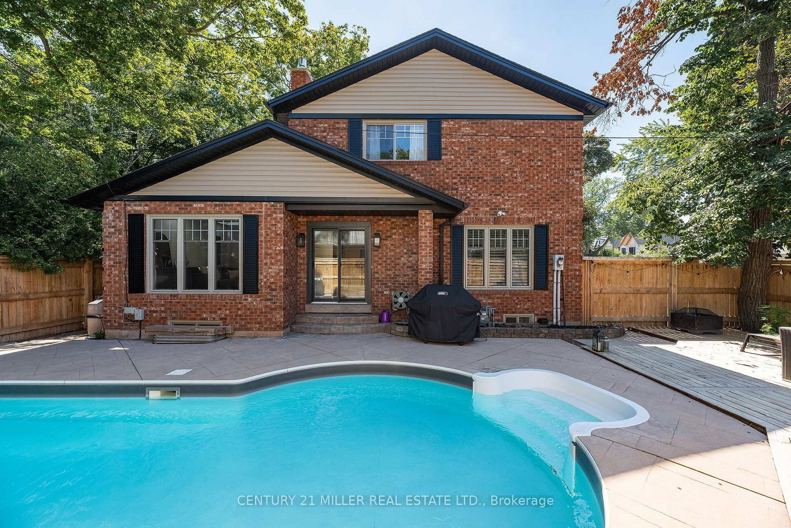 579 Fourth Line • Oakville, ON photo 38