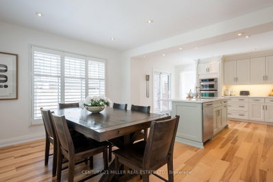 579 Fourth Line • Oakville, ON photo 9