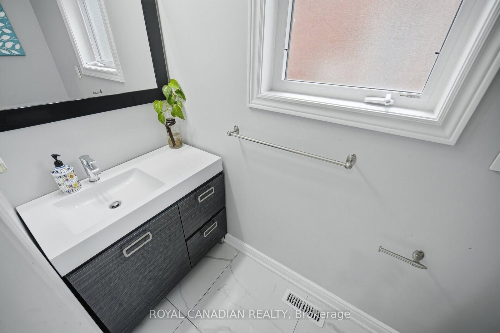 88 Olde Town Road • Brampton, ON photo 15