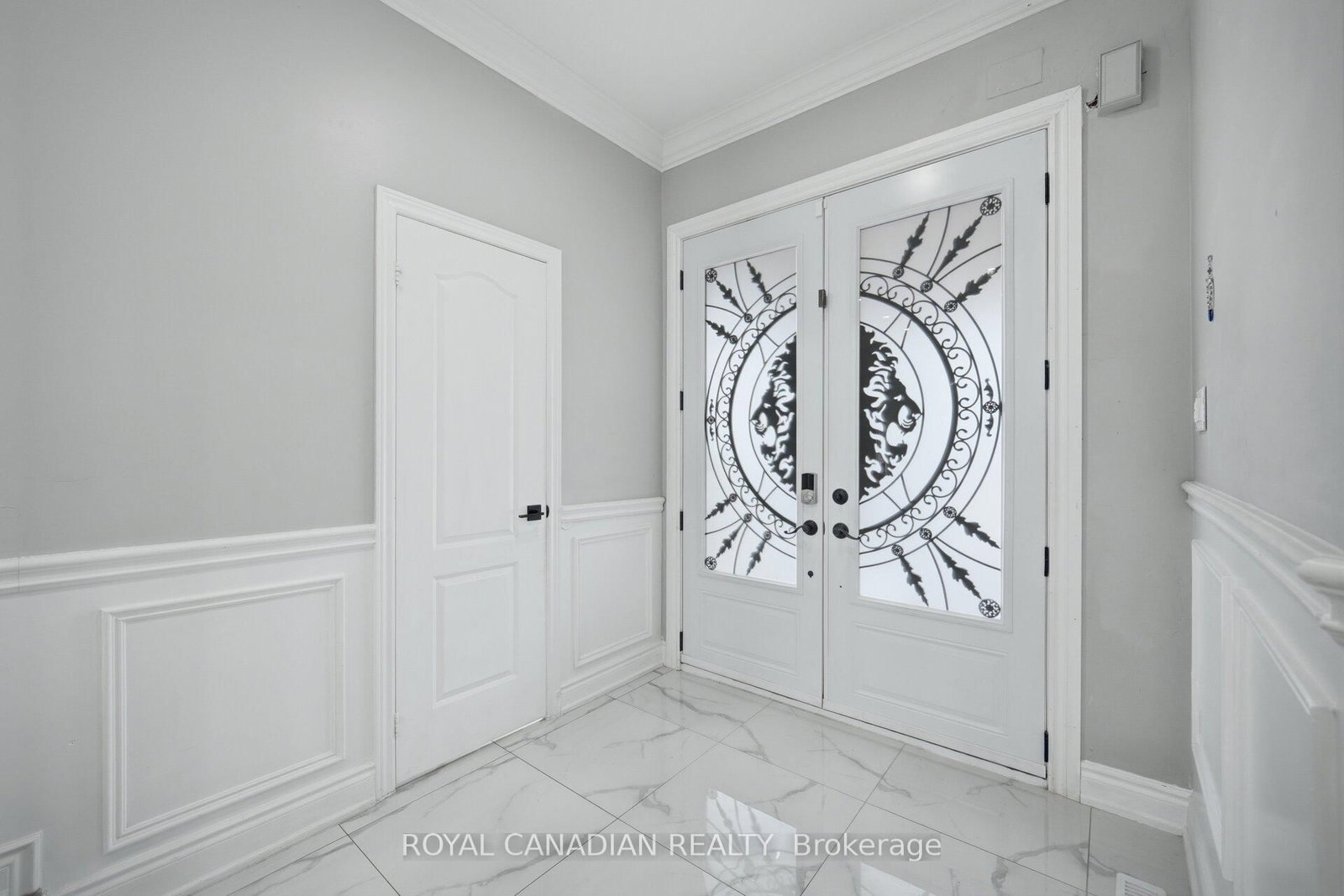 88 Olde Town Road • Brampton, ON photo 4