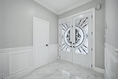 88 Olde Town Road • Brampton, ON photo 4