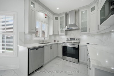 88 Olde Town Road • Brampton, ON photo 9