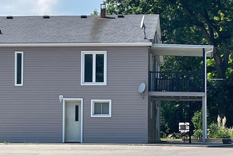 2 levels - 4449 Milburough Line