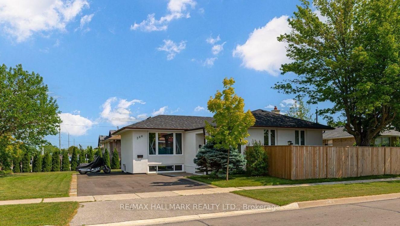 366 Wildwood Drive • Oakville, ON photo 1