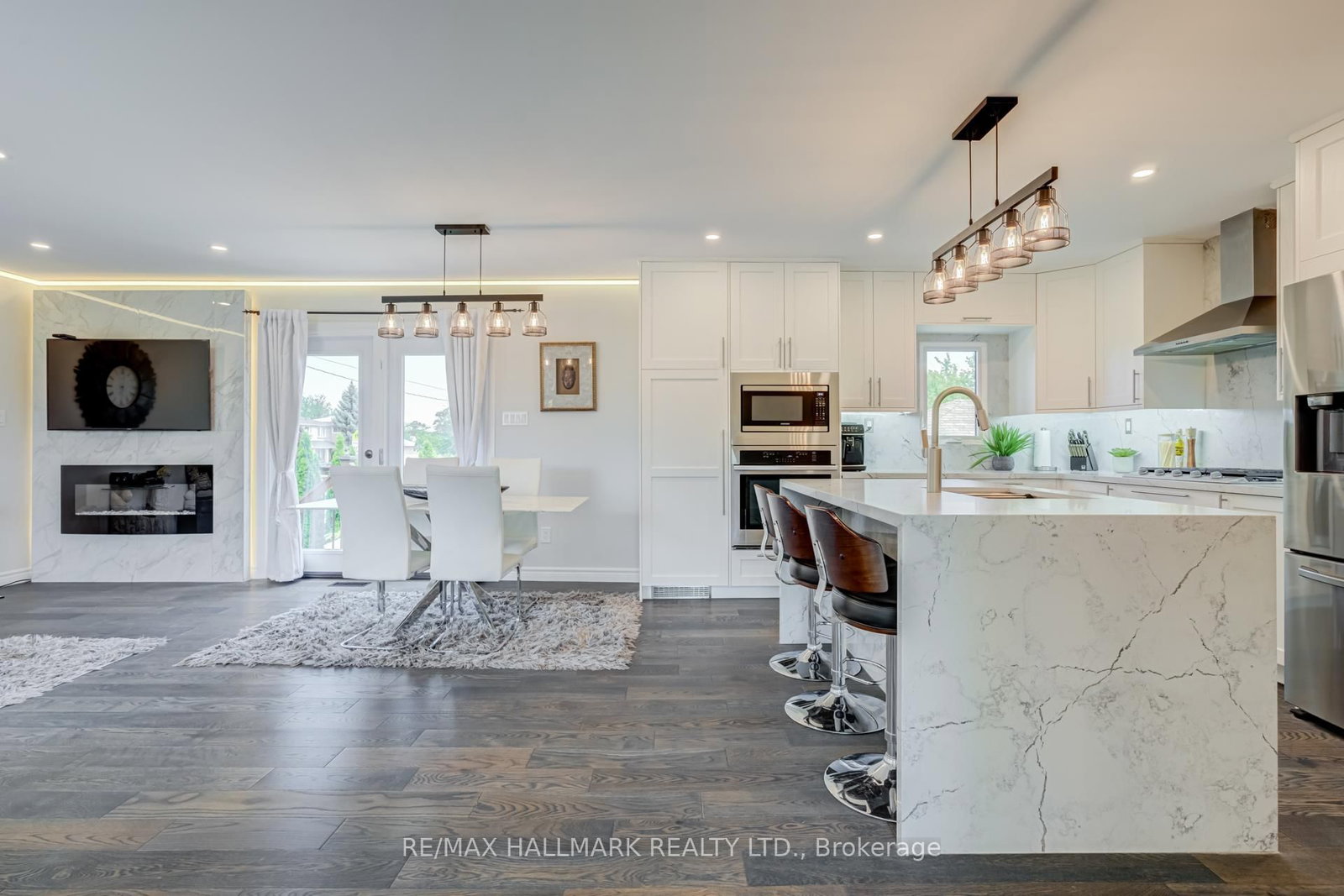 366 Wildwood Drive • Oakville, ON photo 6