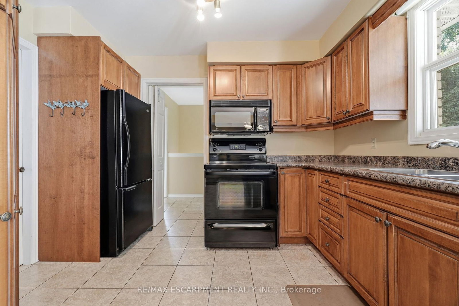 359 Lark Avenue • Burlington, ON photo 14