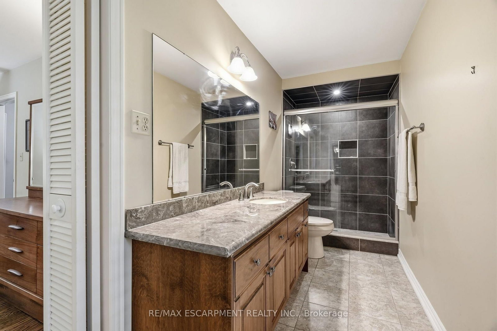 359 Lark Avenue • Burlington, ON photo 28
