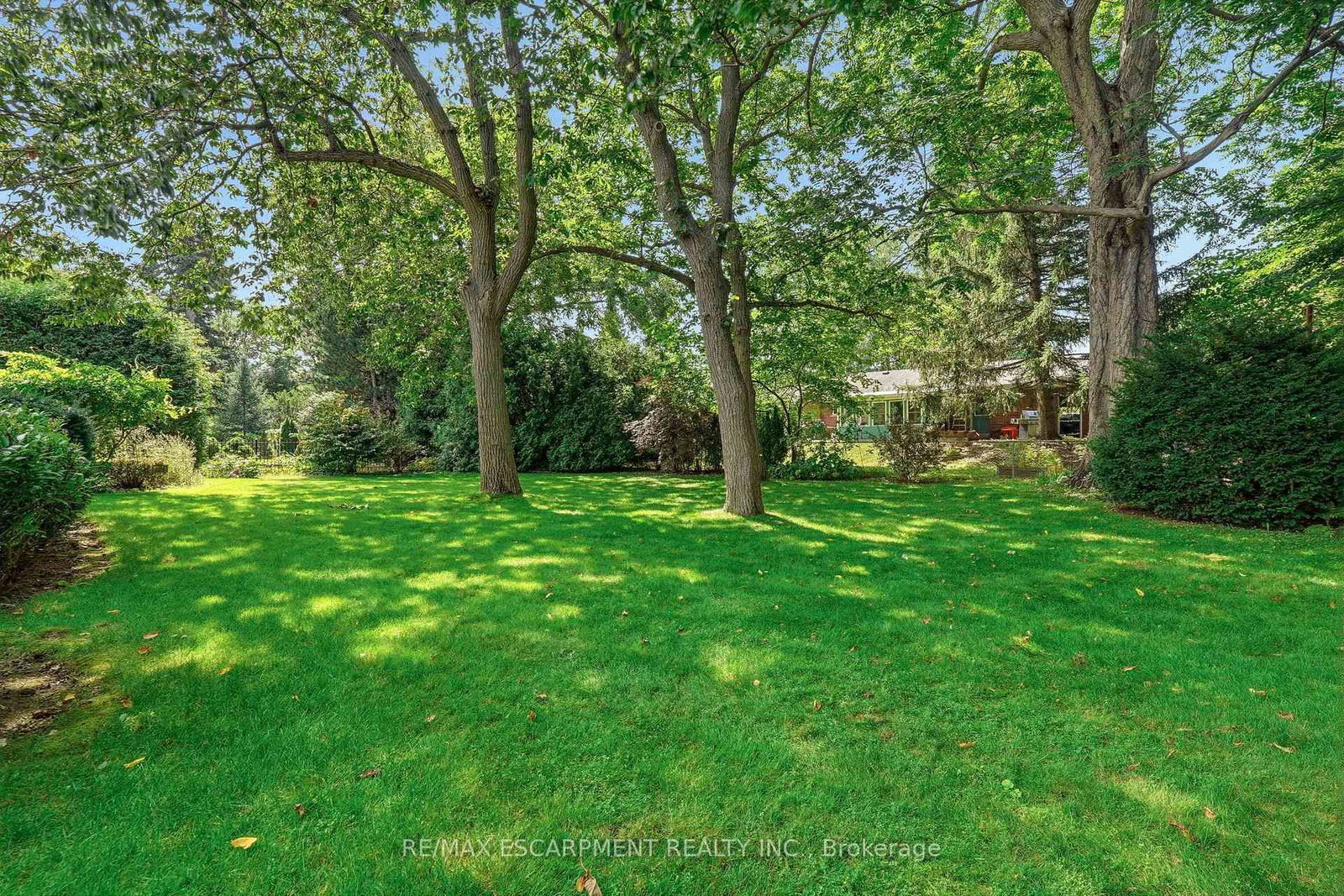 359 Lark Avenue • Burlington, ON photo 42