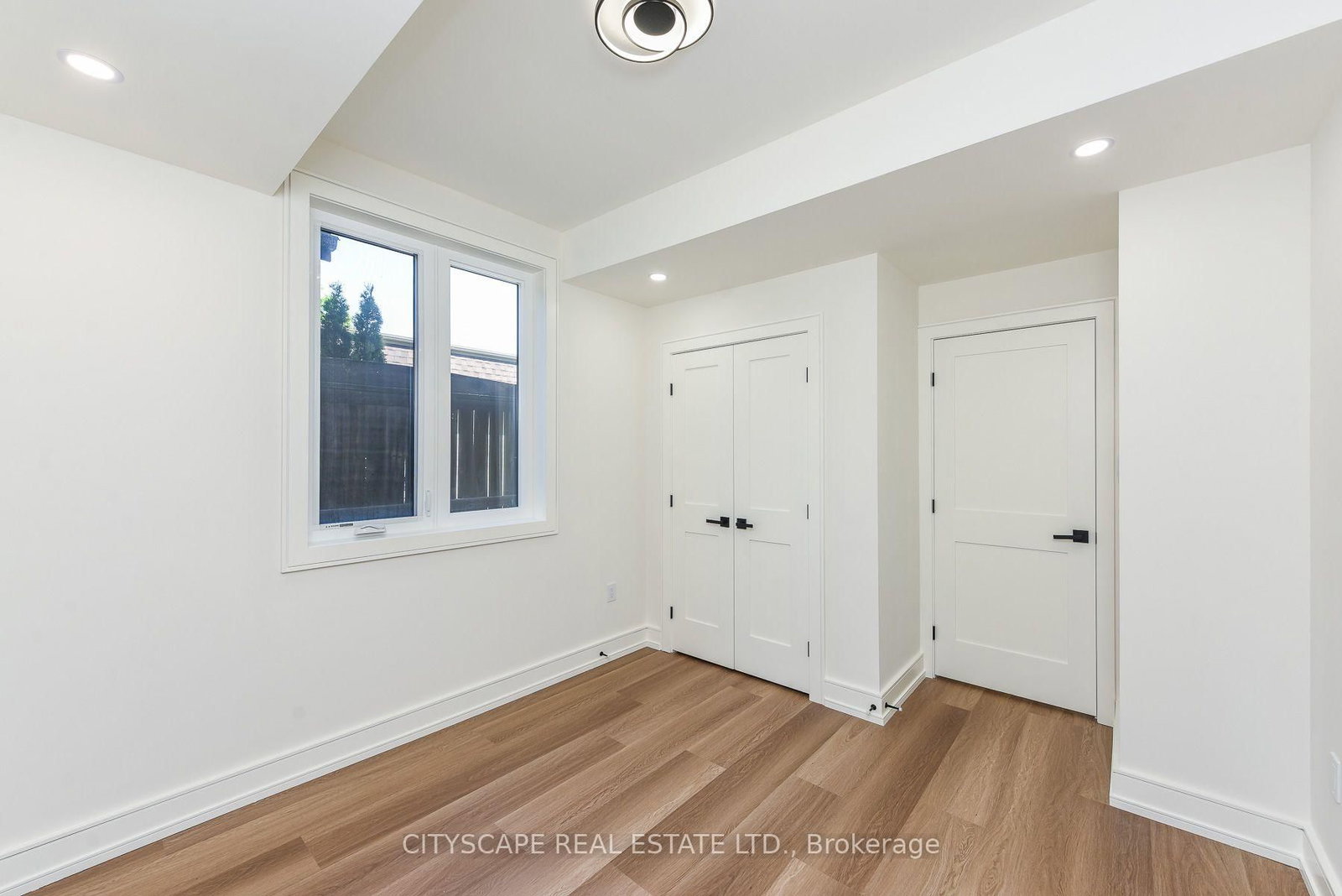 954 Fourth Street • Mississauga, ON photo 44