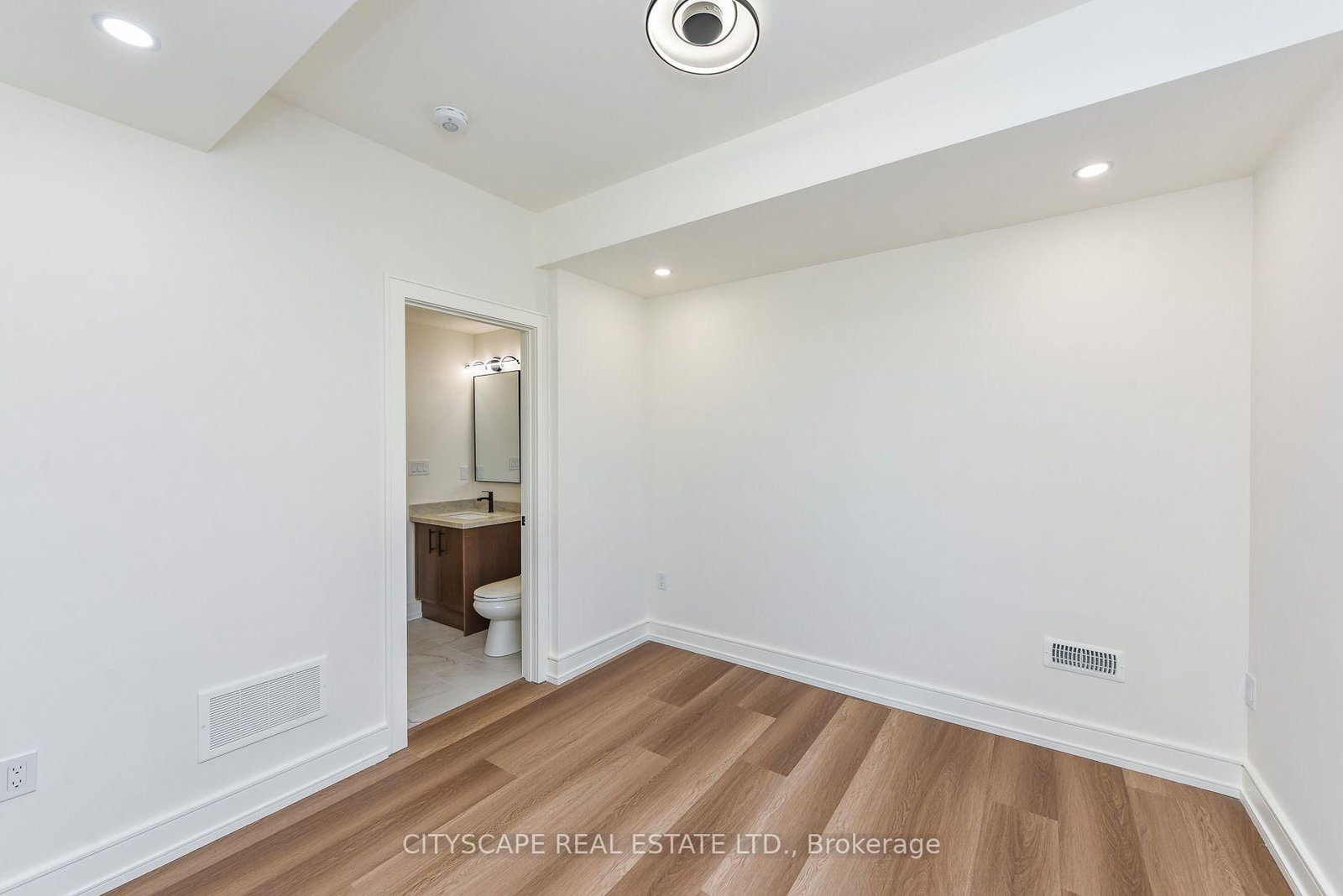 954 Fourth Street • Mississauga, ON photo 46