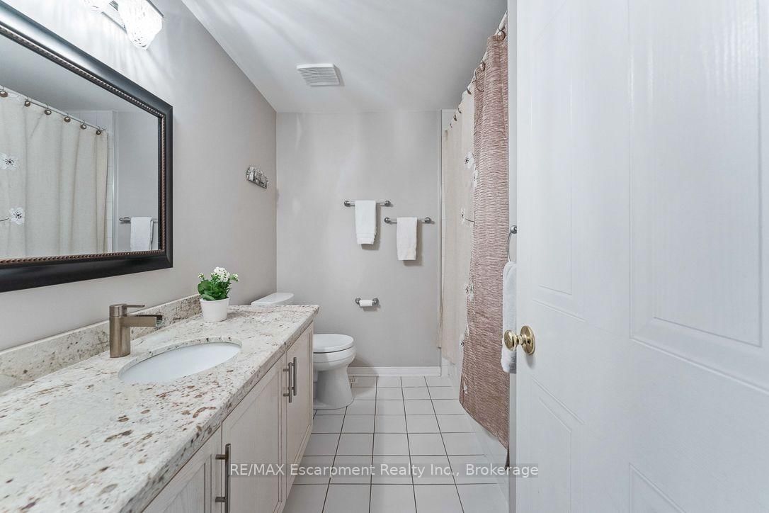 1500 Reeves Gate • #1 • Oakville, ON photo 16