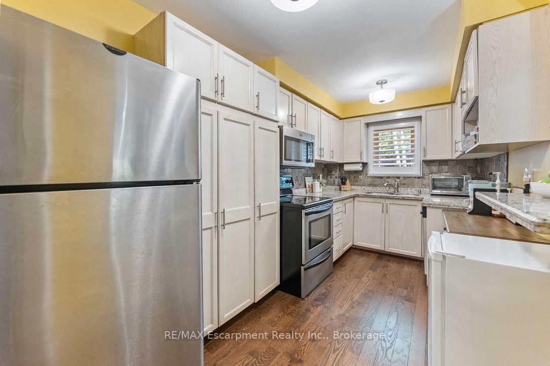 1500 Reeves Gate • #1 • Oakville, ON photo 6