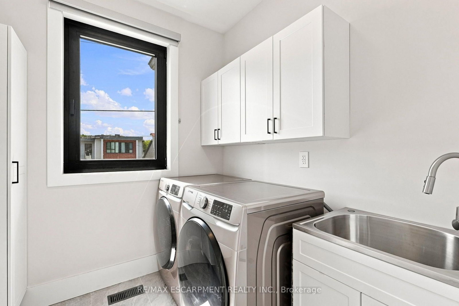 1181 Ogden Avenue • Mississauga, ON photo 38