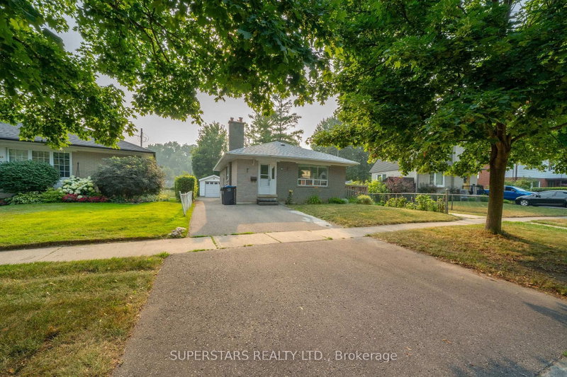 6 Meadowland Drive
