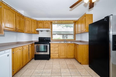 6 Meadowland Drive • Brampton, ON photo 8