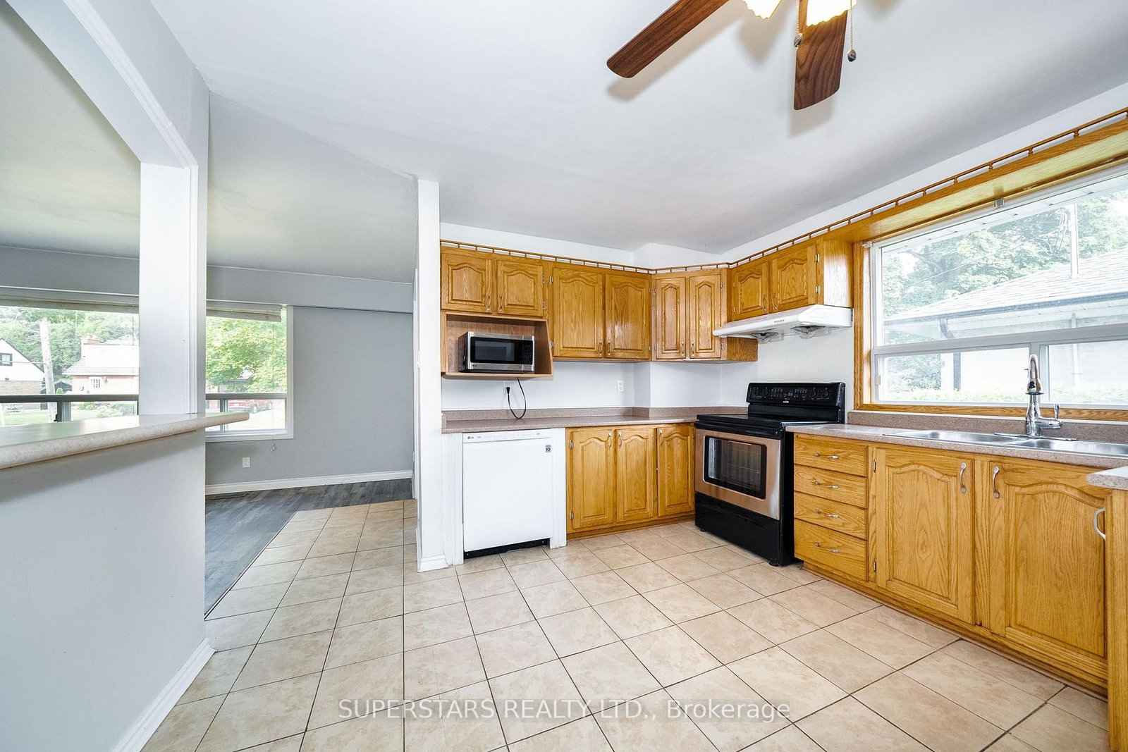 6 Meadowland Drive • Brampton, ON photo 9