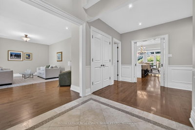 503 MEADOW WOOD Road • Mississauga, ON photo 8